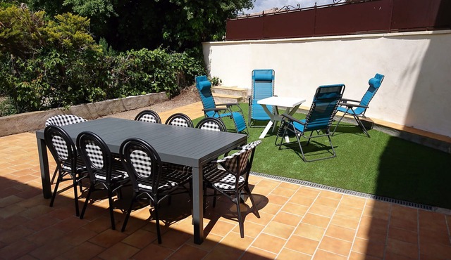 House with backyard 300 m from Lake Sainte-Croix