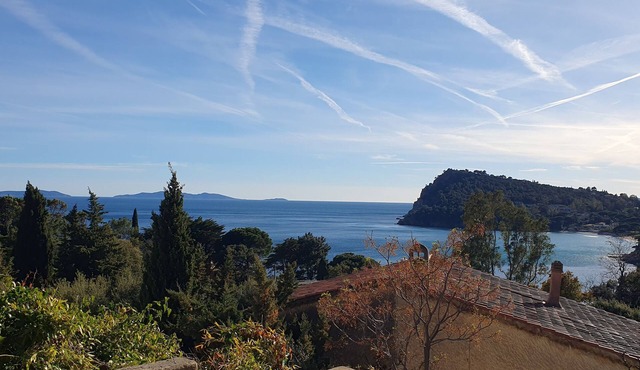 House with sea view for 4/6 people, 10 minutes' walk from the beach.