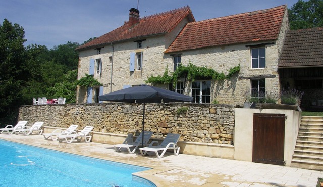 House with pool and garden.
