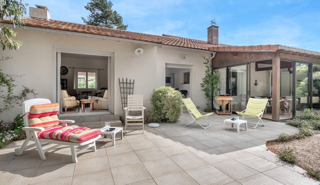 House with garden for 6 in St Brévin