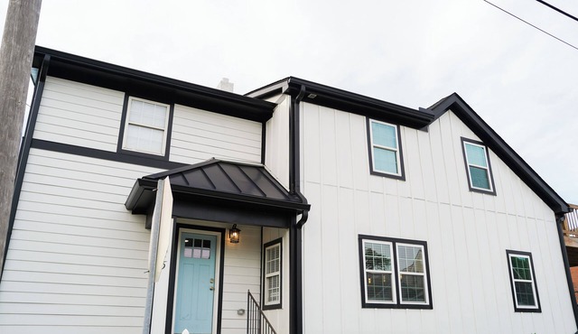 House with 12 Beds with Large Deck near Capital View & Downtown Nashville