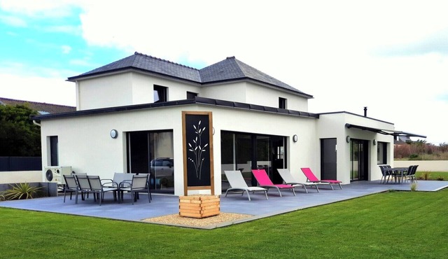 House with 30°C pool and enclosed garden 300m from Les Amiets beach - Bretagne