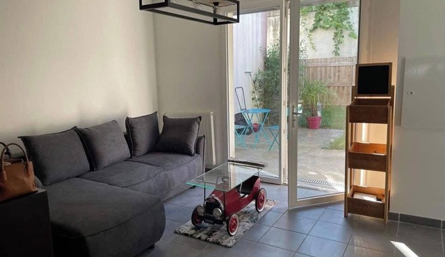 House with 40-50 m2 garden. 2 outdoor parking spaces.