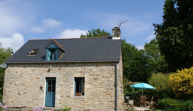 House with 6 beds with a plot of about 1 hectare and a heated pool