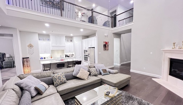 House with a Theater, Game Room and Fireplace!