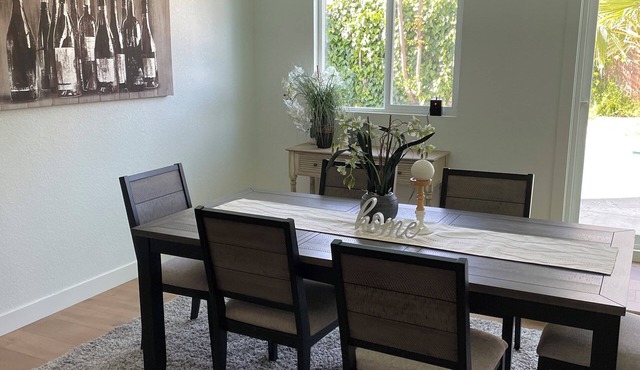 House with a Vibe in beautiful West Sacramento with swimming pool