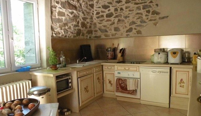 house with all comfort pets allowed