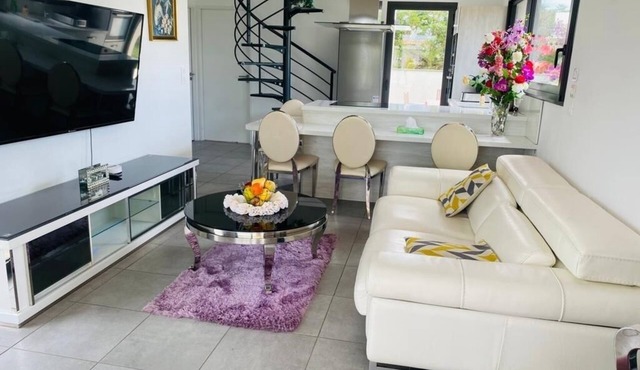 House with all modern comforts, swimming pool, spa and sauna.