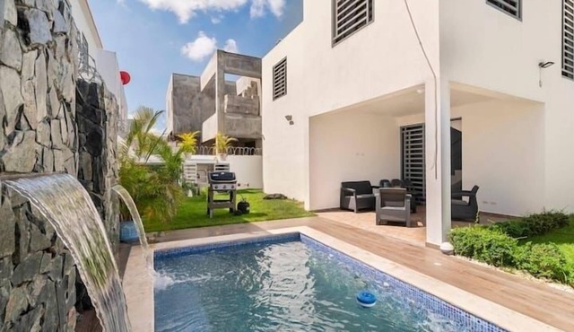 House with amazing pool