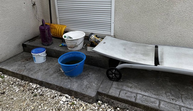 House with bedrooms. Not very clean, cheap accomdation with a high price.