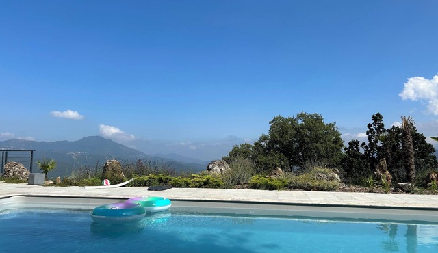 House with breathtaking views over the valley, only 15 minutes from Corte