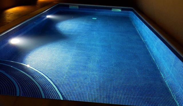 House with central pool, barbecue, wifi, a.a. and 300m from the beach.