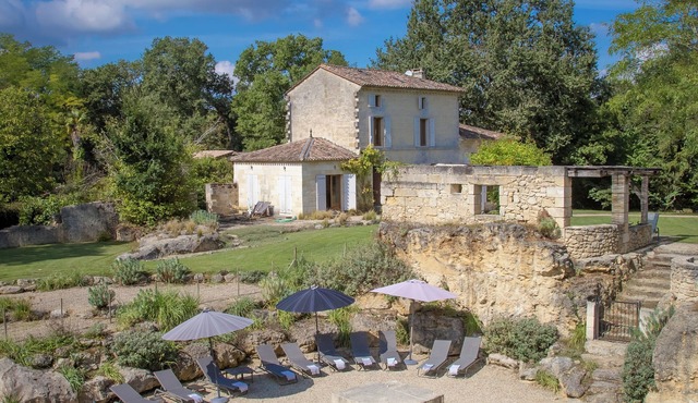 House with character and award winning swimming pool