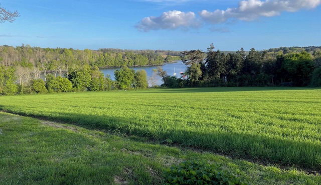 House with character, exceptional view of the river Odet, on one level