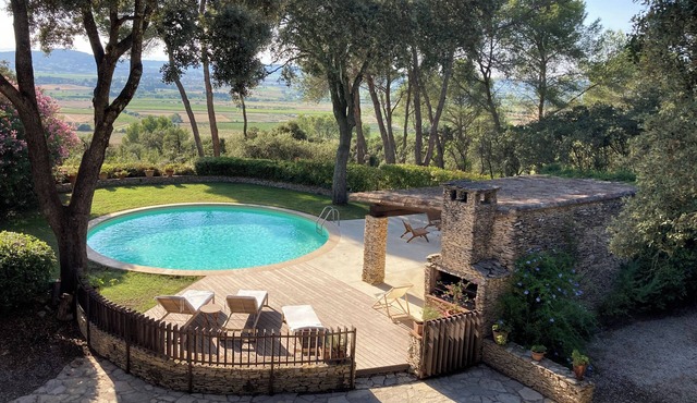 House with character beetween Nimes (15km) and MontpellierHouse with character