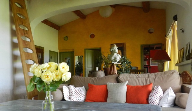 House with character in Luberon