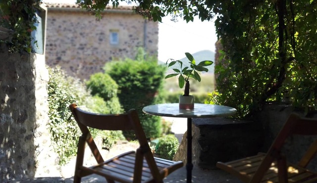 House With Courtyard 15min Walk From Lake Salagou