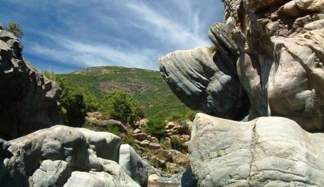 House with direct access to the natural pools of the Fango. Sleeps up to 6 people.