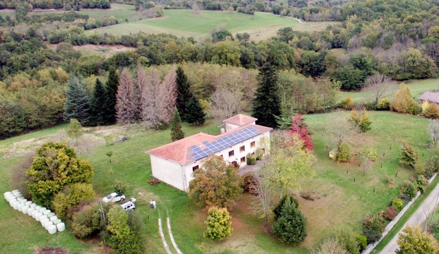 House with exceptional view of the Pyrenees, ideal for family gatherings