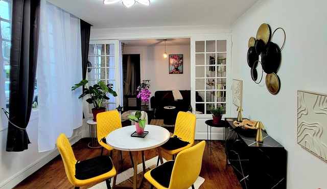 House with exterior and garage 2 steps from the Salies thermal baths