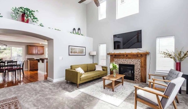 House with Fire Pit & Pool Access in NW Meridian