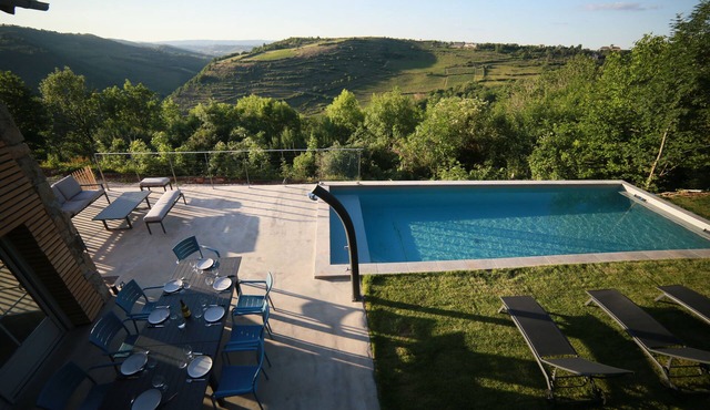 House with swimming pool and breathtaking view