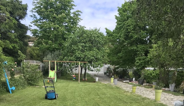 House with covered jacuzzi for 6 people