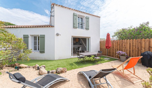 House with garden 5 minutes from the beach