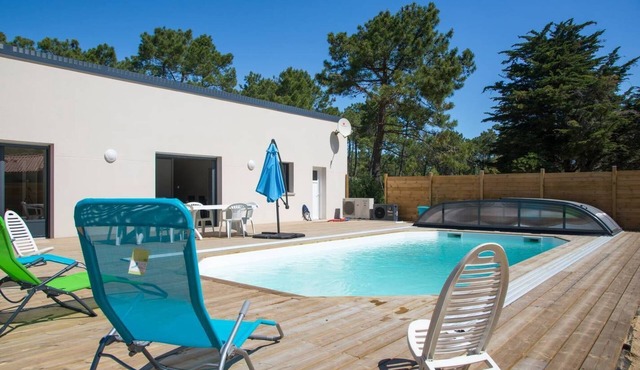 House with private pool