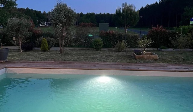 House with swimming pool near Contis beach, cycle path and all amenities