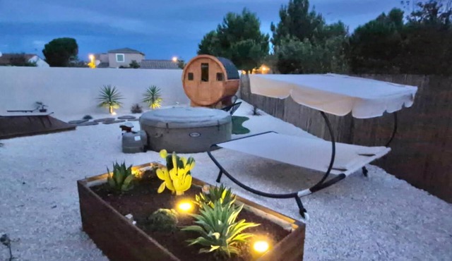 House with heated pool, inflatable spa and sauna