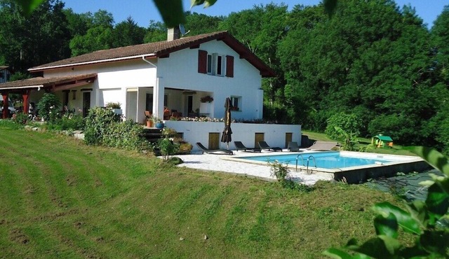 House with pool 10 of 5m