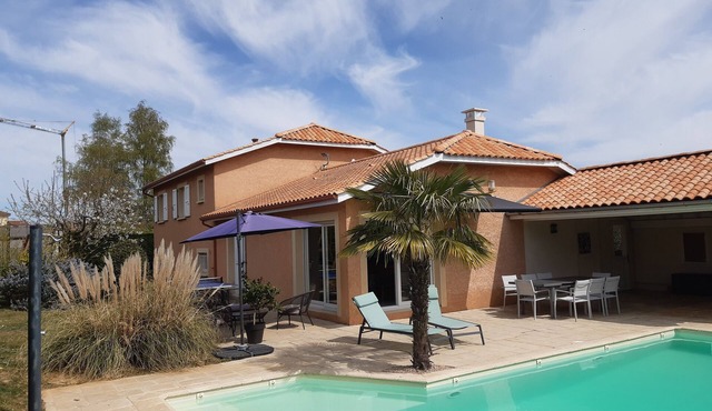 House with swimming pool, 4 bedrooms - 10 people