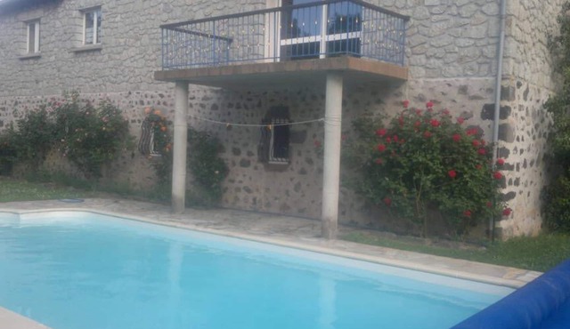 house with fully equipped pool in Cantal