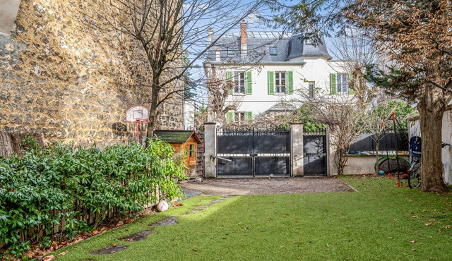House with garden in Asnières-sur-Seine - Welkeys