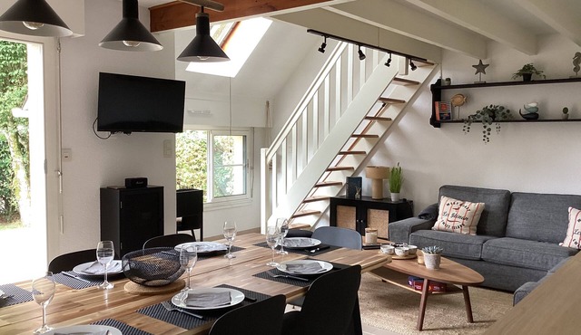 House with garden near the sea. Ideal for families and friends.