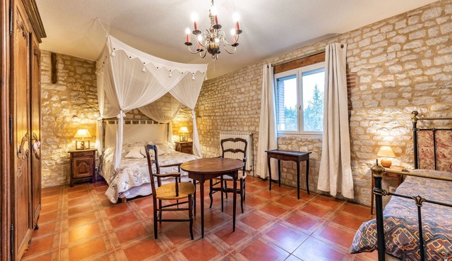 House with garden, pool and spa