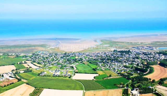 House with garden in Le Vivier-sur-Mer