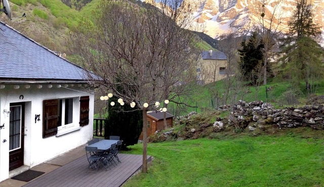 House with garden in a picturesque setting in Gavarnie/GAVARENT