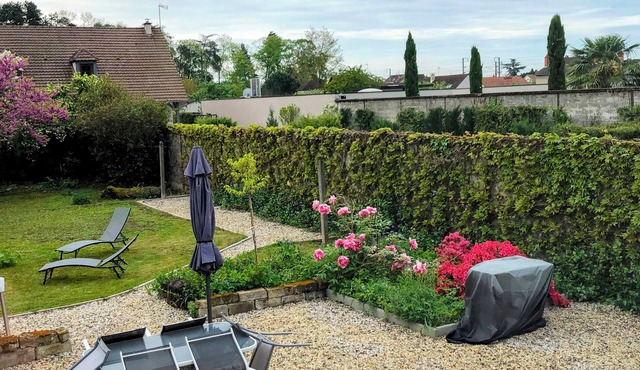 House with garden, 20 minutes walk from the town centre