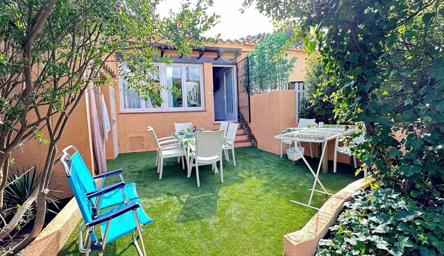 House with garden at 35 meters from the sand beach of LA FOSCA