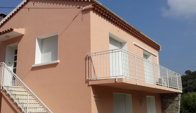 House with garden. Beautiful self-contained flat in villa in the countryside