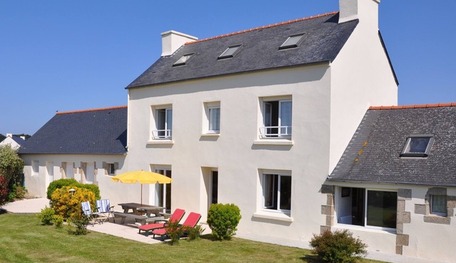 House with garden, close to the sea.
