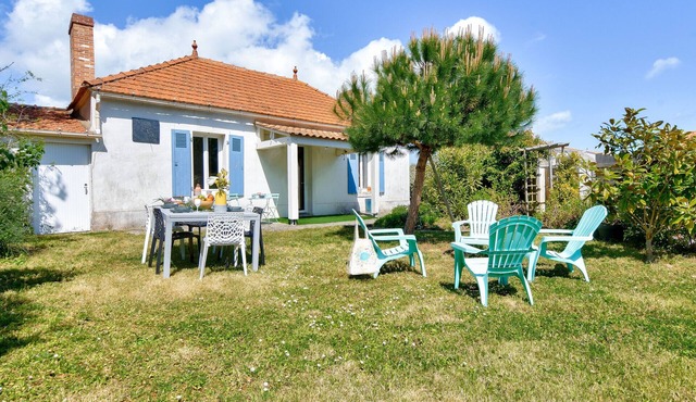 House with garden for 4 - 800m from the beach