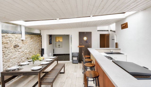 House with garden for 8, 550m from the beach