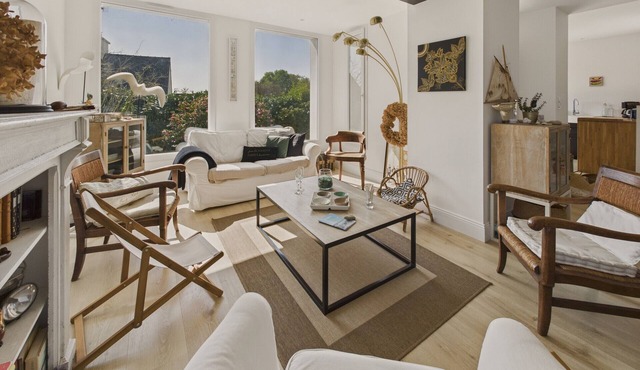 House with garden for 4 adults and 2 children