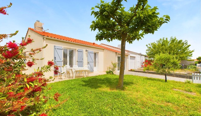 House with garden - Between beach and river