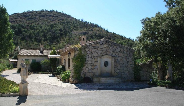 House with garden view
