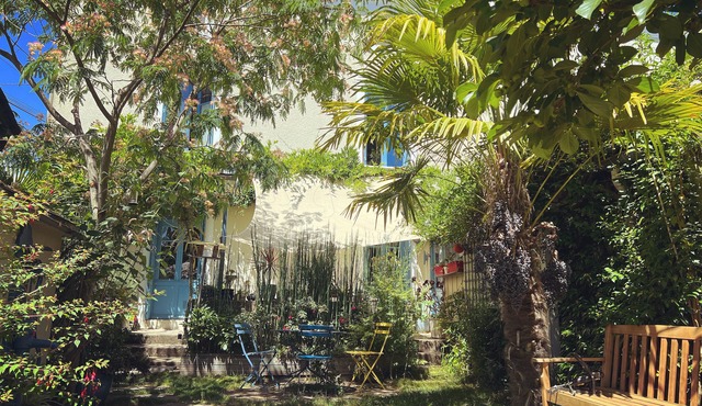 House with garden in Trentemoult, typical village along the Loire