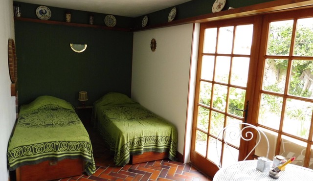 House with garden near downtown and beach